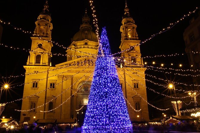 Budapest Christmas Market Tour with Basilica visit & Chimney cake - Inside St. Stephen’s Basilica