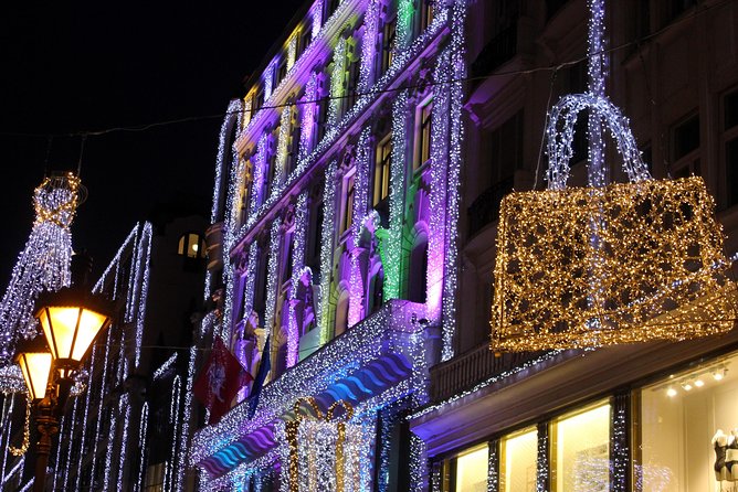 Budapest Christmas Walking Tour & Entry to St Stephen's Basilica - Chain Bridge and the Danube Corso