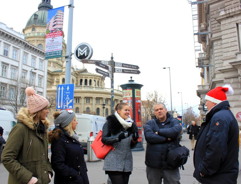 Budapest Christmas Walking Tour w Entry to Basilica - What the Budapest Christmas walking tour covers