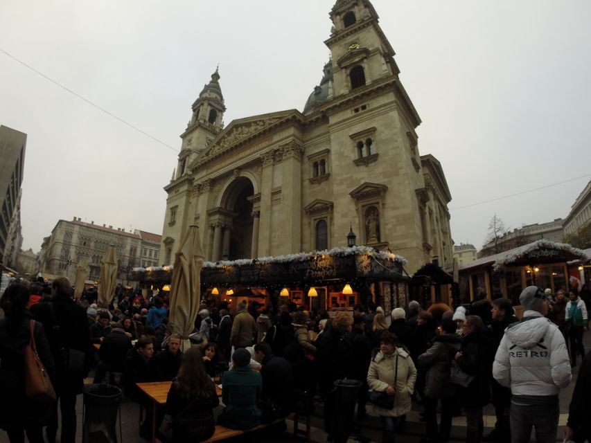 Budapest Christmas Walking Tour w Entry to Basilica - Guide quality and the small-group difference