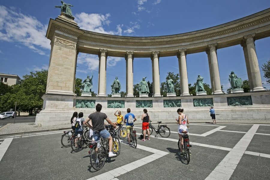 Budapest: City Bike Tour with Coffee Stop - Heroes’ Square and the story of Hungarian identity