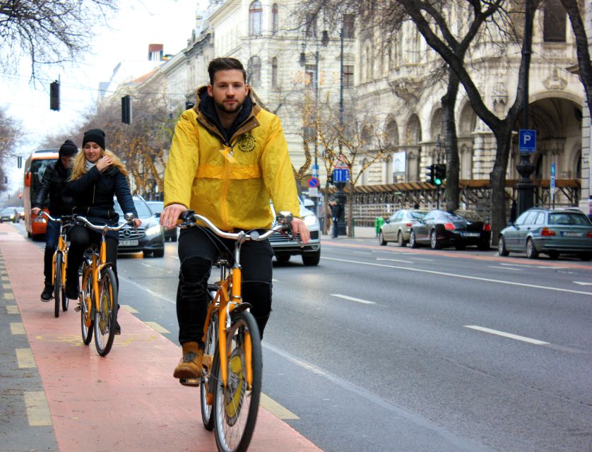 Budapest: City Bike Tour with Coffee Stop - Chain Bridge, baths, and the Gellert Hotel