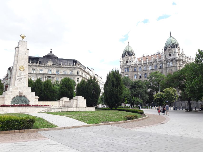 Budapest: City Center Walking Tour - The guides make the difference