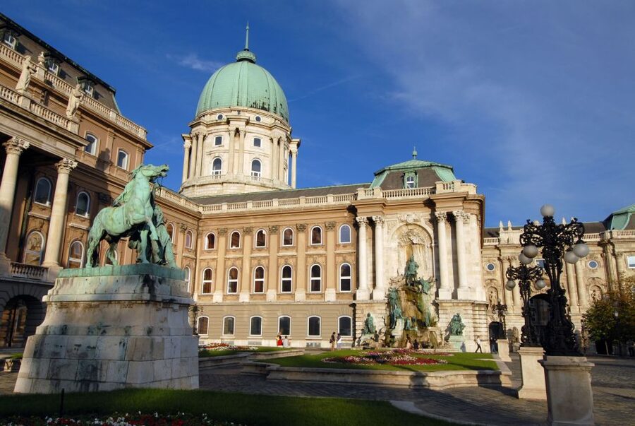 Budapest: City Discovery Tour - A fast way to get oriented in Budapest