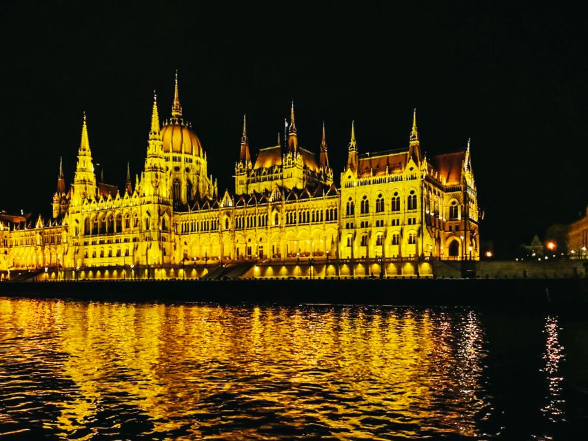 Budapest: City Highlights Cruise with Welcome Drink - Budapest from the river: what this cruise actually gives you