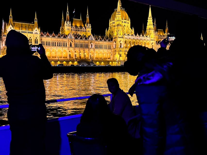 Budapest: City Highlights Cruise with Welcome Drink - Margaret Bridge and the first river views