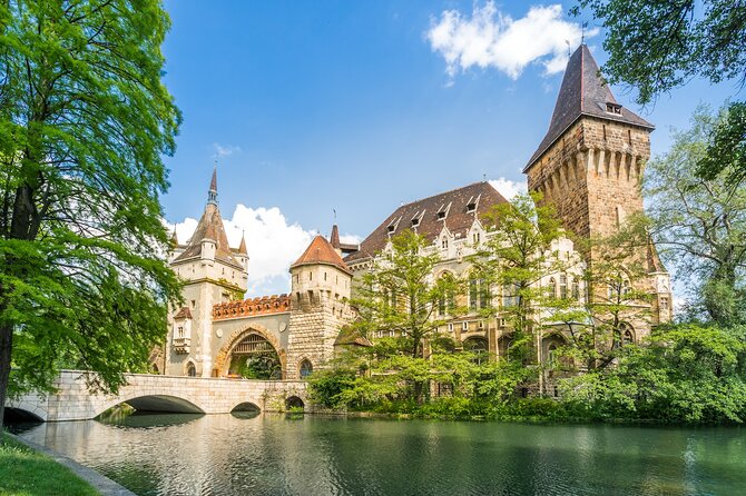 Budapest: City Park Self-Guided Walking Tour - The Anonymus statue and its five-minute pause