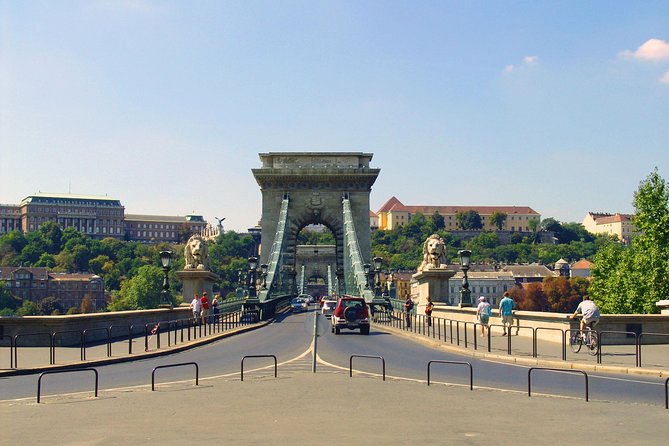 Budapest City Sightseeing Half-Day Tour - Heroes’ Square and City Park in 30 minutes