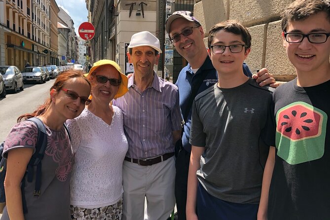 Budapest City Walk in Jewish Quarter - From painful history to Jewish life today