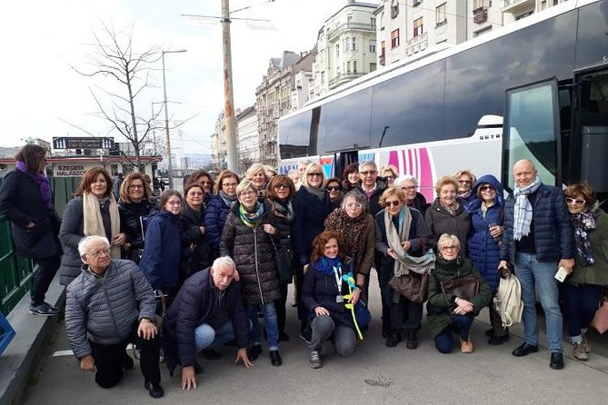 Budapest classic tour - Crossing the Chain Bridge into Buda