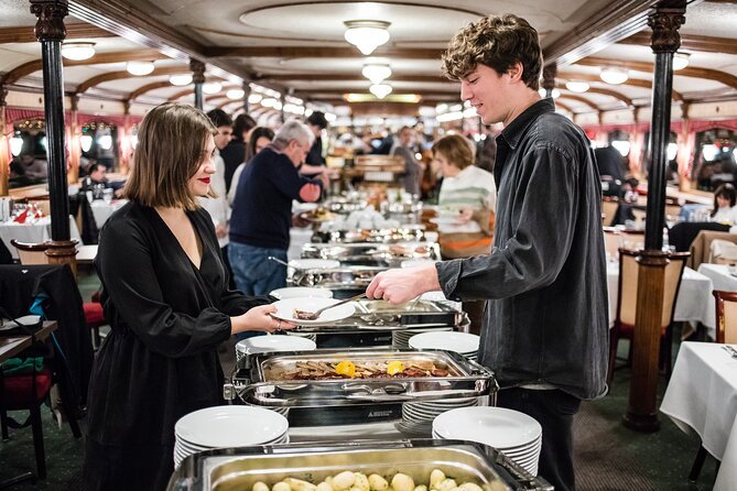 Budapest Danube Cruise and Dinner Options, Live Music and Dance - Dinner choices, and what you really receive