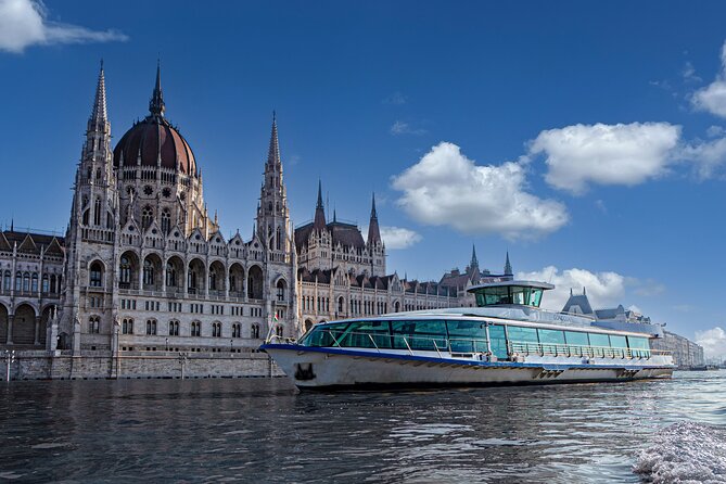 Budapest Danube Cruise with Drink, Audio Guide, Margaret Island - The route past Buda Castle and the bridges