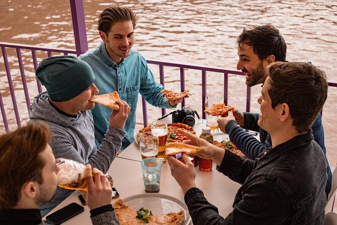 Budapest Danube Pizza Cruise with Welcome Drink - The bridges make the route easy to follow
