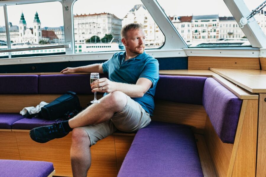 Budapest: Danube River City Lights Express Cruise - Audio commentary, food, and onboard comfort