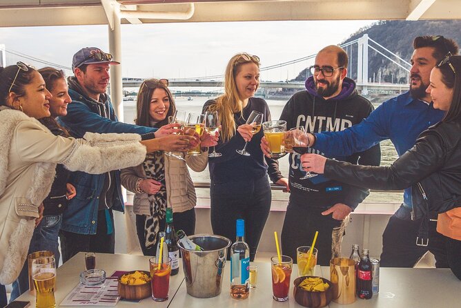 Budapest Danube Sightseeing Cruise with Unlimited Drinks - Gellért Hill, baths, and the southern riverfront