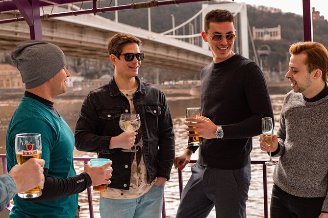 Budapest Danube Sightseeing Cruise with Unlimited Drinks - Picking the right seat and sailing time