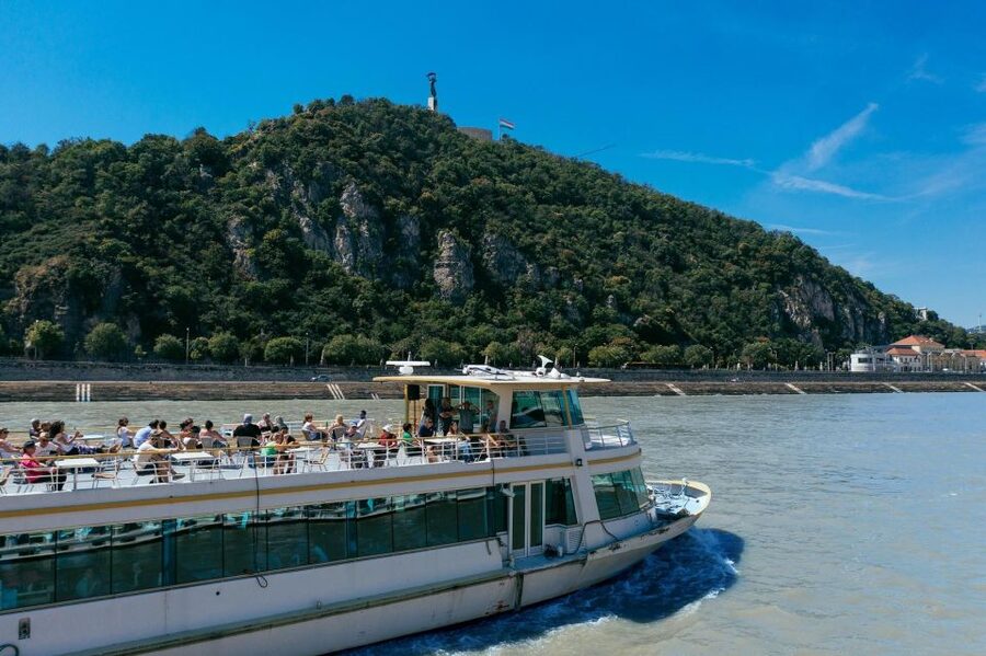 Budapest: Day or Night River Cruise on Panoramic Boat - Finding Vigadó Dock 6 in central Pest