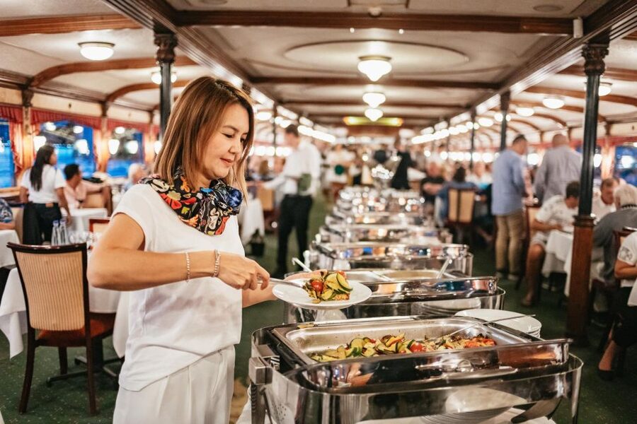 Budapest: Dinner Cruise with Live Music and Folk Dance Show - What you see from the river