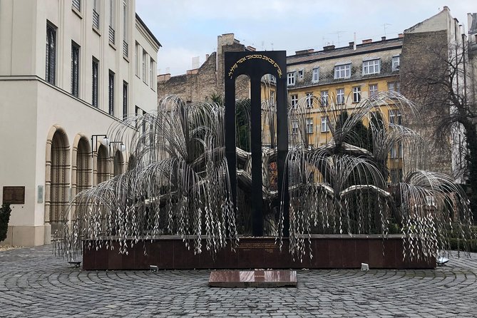 Budapest Dohany, Heroes', Rumbach synagogues & Jewish Ghetto Tour - What this Budapest Jewish quarter tour is really about