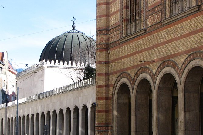 Budapest Dohany, Heroes', Rumbach synagogues & Jewish Ghetto Tour - Dob Street and Kazinczy Street