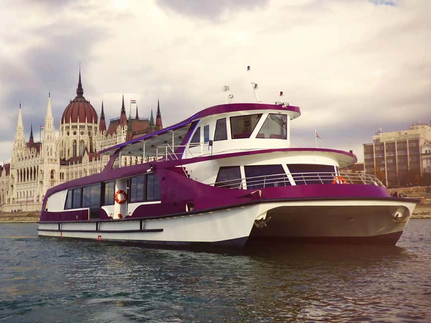 Budapest: Downtown Budapest Unlimited Booze Cruise - Who should book this cruise?