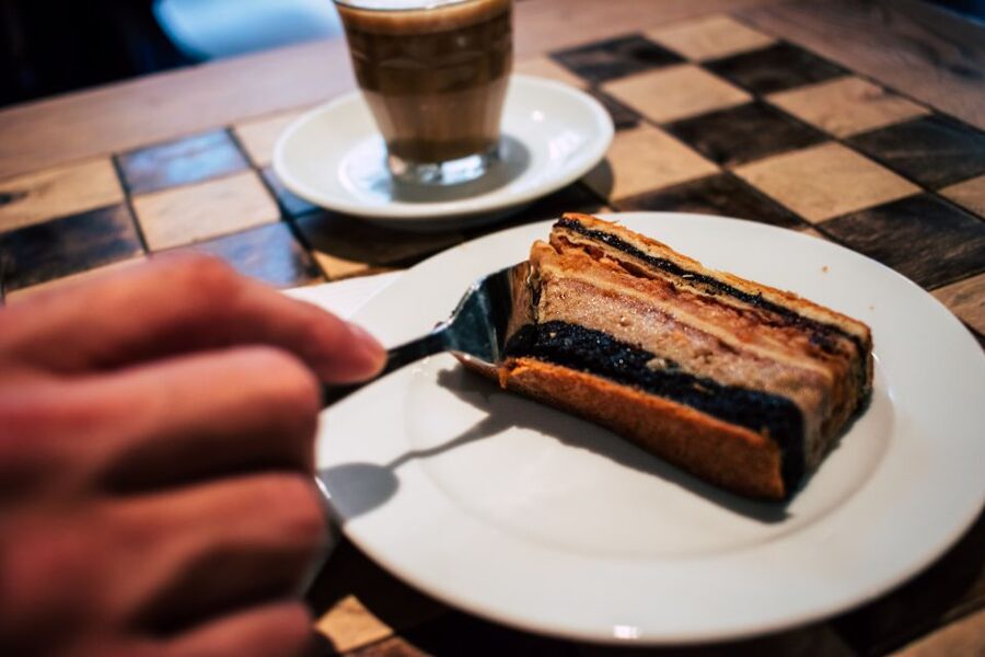 Budapest: Downtown Food Tour - Homemade strudel and coffee at a local café