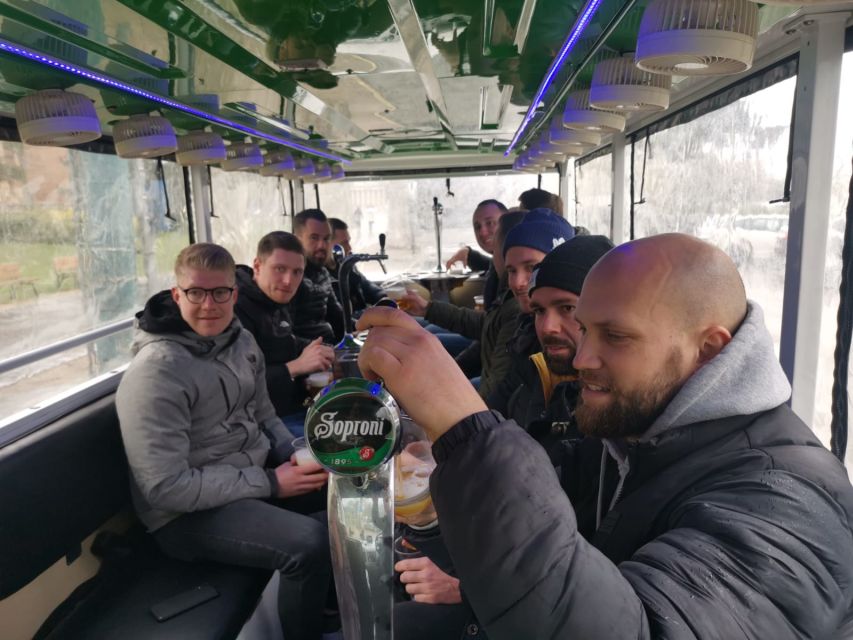 Budapest: eBeerBus Sightseeing Tour - Beer, music, and the social side