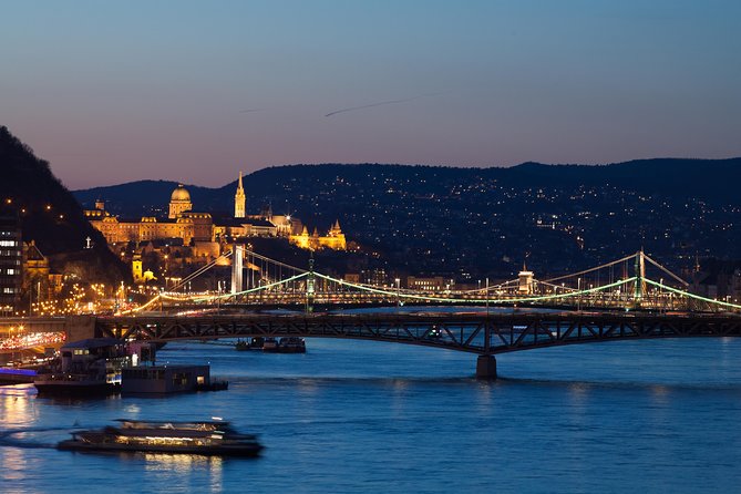 Budapest Essential Walk&Food tasting - A fast way to understand Budapest