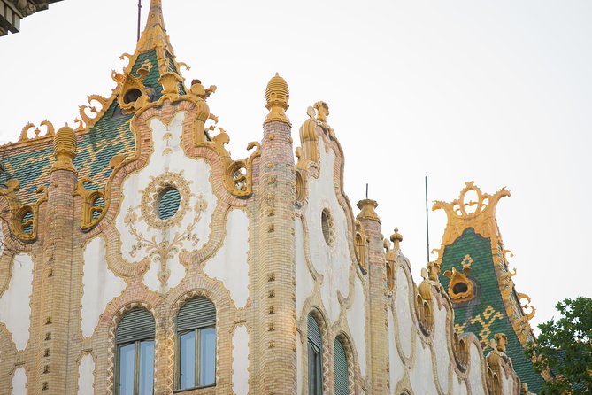 Budapest Essential Walk&Food tasting - St. Stephen’s Basilica and Hungarian identity