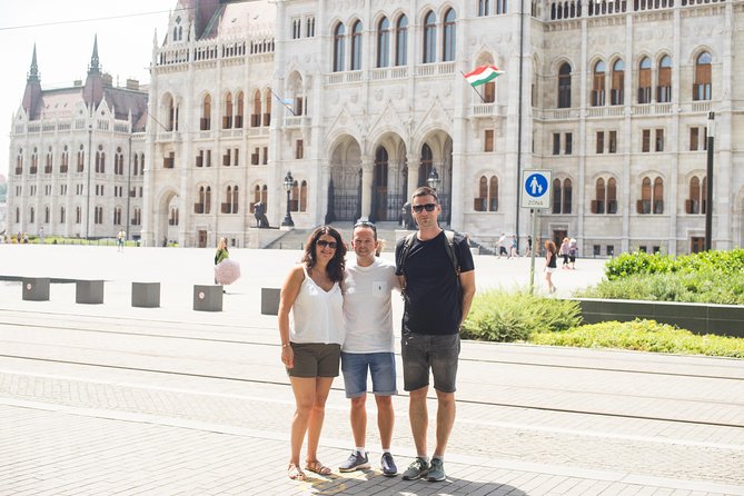 Budapest Essential Walk&Food tasting - Szabadság tér and the city’s difficult memories
