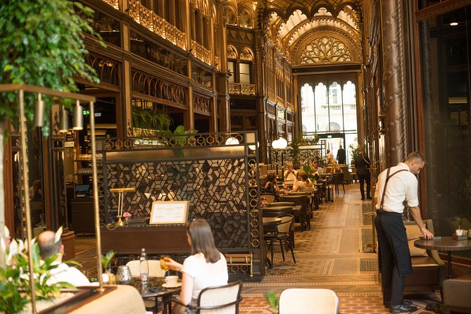 Budapest Essential Walk&Food tasting - From Deák Square to the Millennium Underground