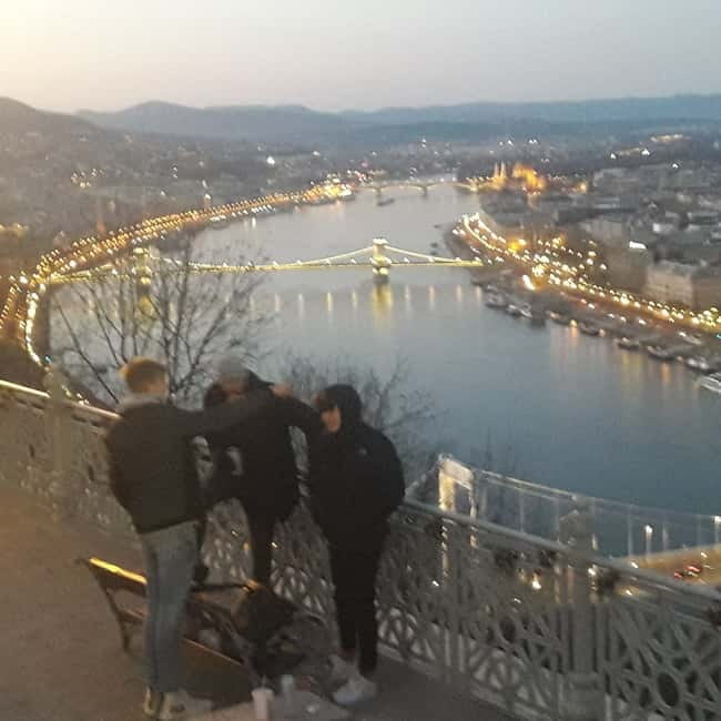 Budapest: Evening Castle Hill Tour with Fishermen's Bastion - Matthias Church and Holy Trinity Square