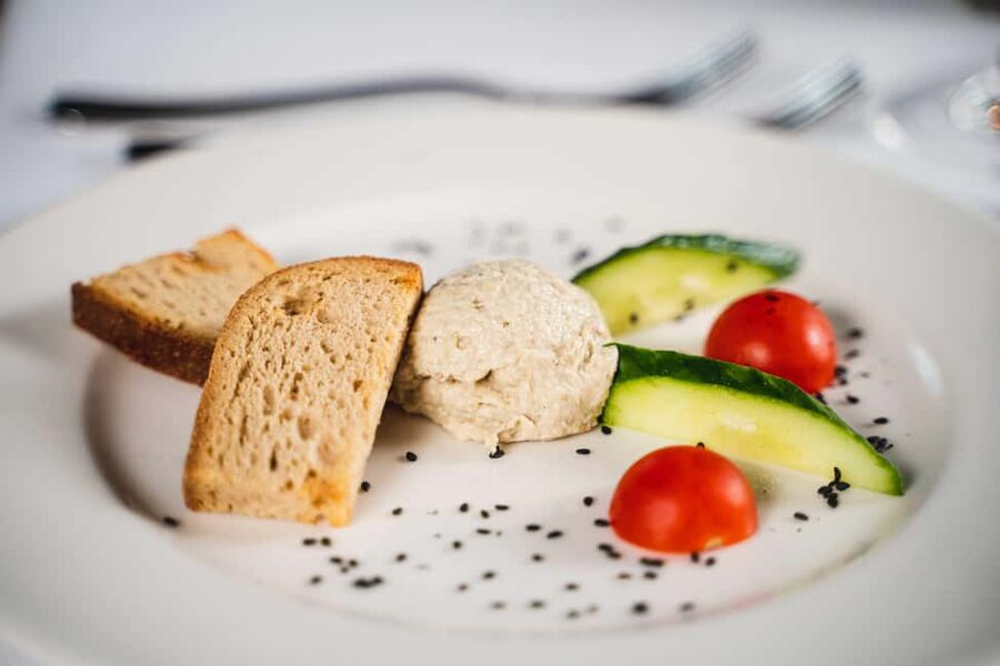 Budapest: Evening Cruise and Dinner with Welcome Drink - Who will enjoy this cruise most