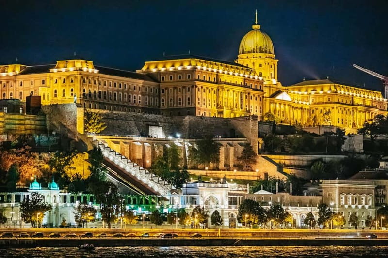 Budapest: Evening Cruise with 4-Course Dinner - Setting Out From Petőfi Square at Sunset