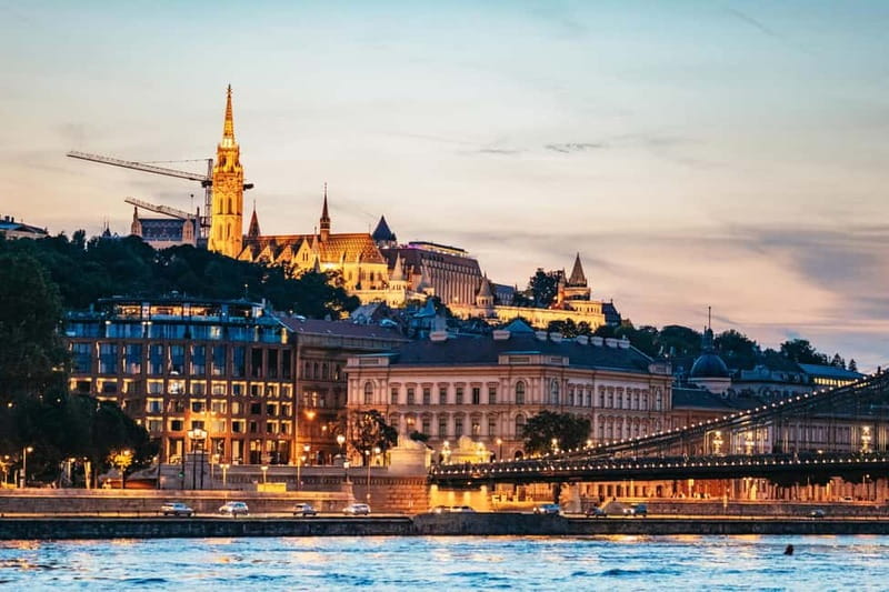 Budapest: Evening Cruise with 4-Course Dinner - Seating, Windows, and Getting the Best View