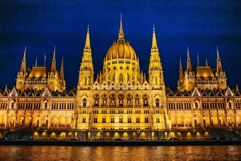 Budapest: Evening Cruise with 4-Course Dinner - Who Will Get the Most From This Dinner Cruise