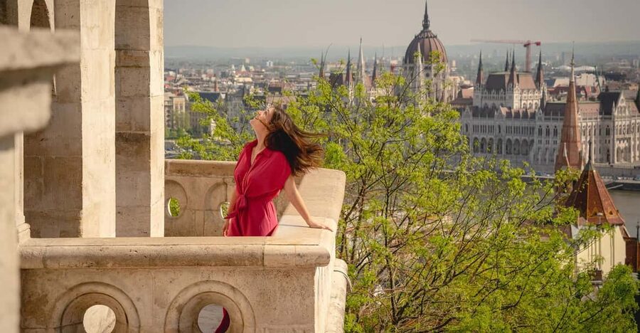 Budapest: Fast Private Photoshoot at Fisherman's Bastion - What happens during the 40-minute session