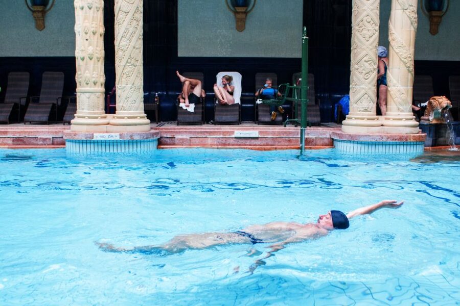 Budapest: Full-Day Gellért Spa Ticket - Getting there and adding nearby sights