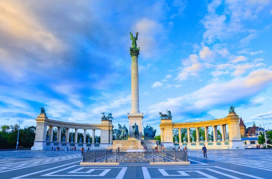 Budapest Full-Day Private Guide Services - Should you book the Budapest private guide service?