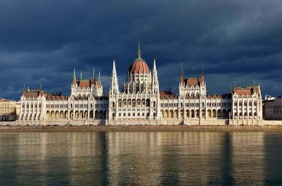 Budapest Full-Day Private Guide Services - Wine, thermal baths, and other themed choices