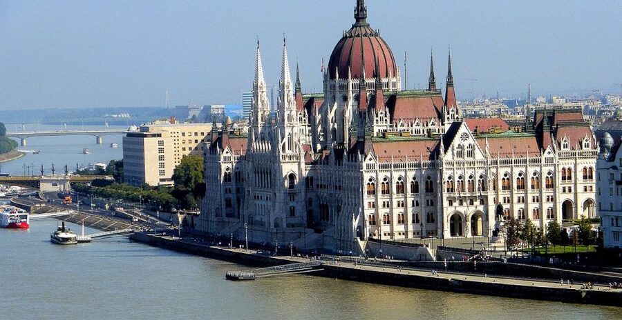 Budapest Full-Day Private Guide Services - Choosing the Castle District instead of a city checklist
