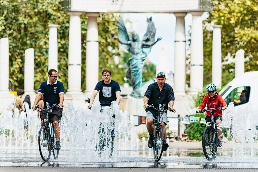 Budapest: Grand Sightseeing Bike Tour - Andrássy Avenue and the final run north