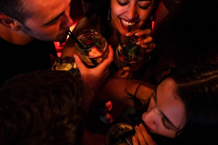 Budapest: Guided Bar Crawl Walking Tour - Wesselényi utca and the story behind pálinka