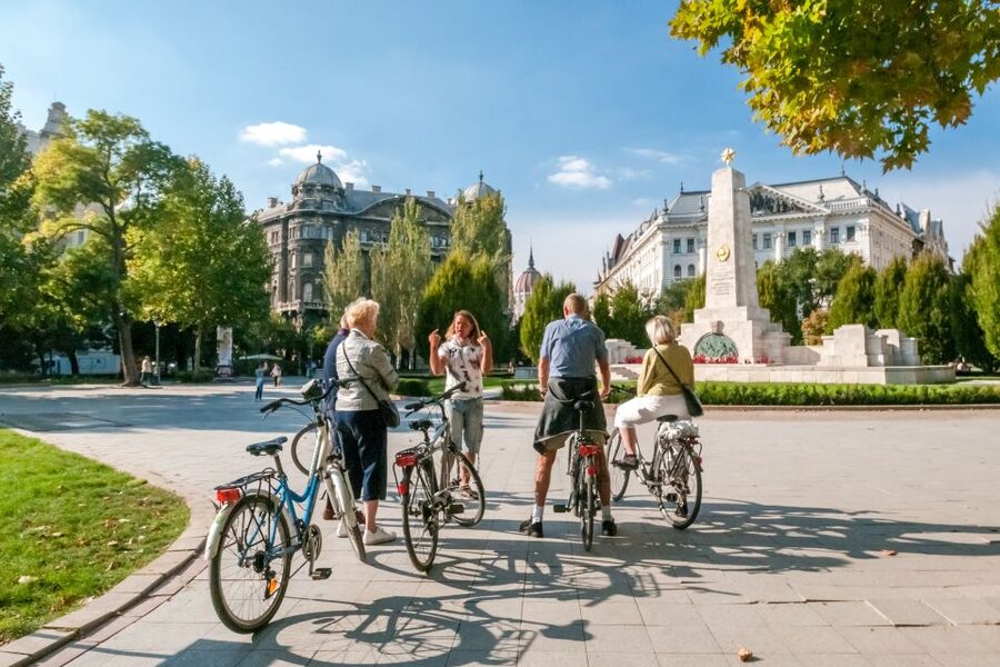 Budapest: Guided City Discovery Bike Tour - Guides, group size, and the human side of the ride