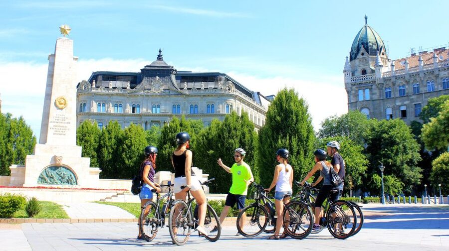 Budapest: Guided City Tour by E-Bike - Down to the Danube Promenade and the Great Market Hall