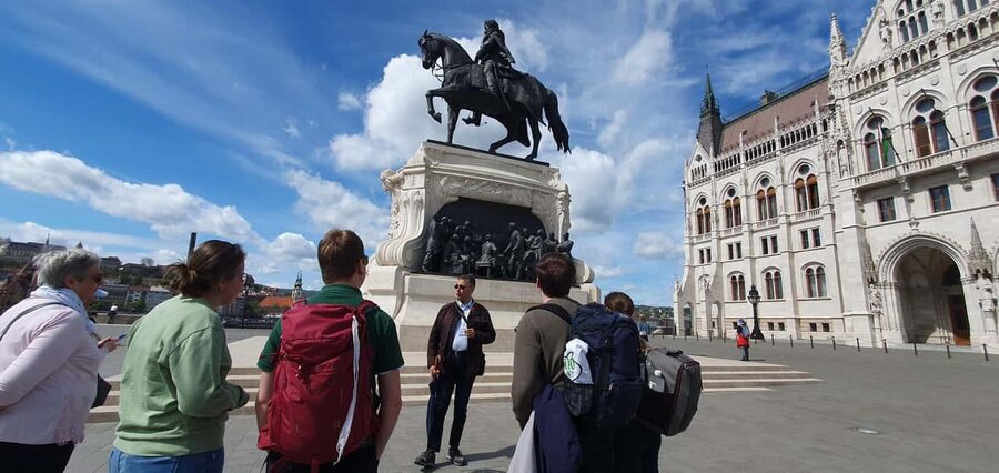Budapest: Guided City Walking Tour in Buda and Pest - Key points at a glance