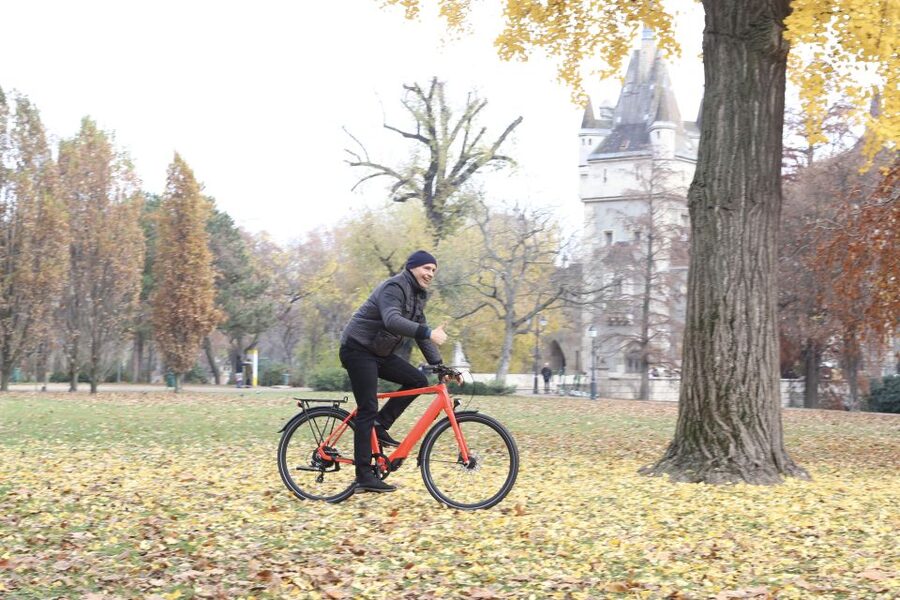 Budapest: Guided Downtown Electric Bike Tour - Parliament and the Danube