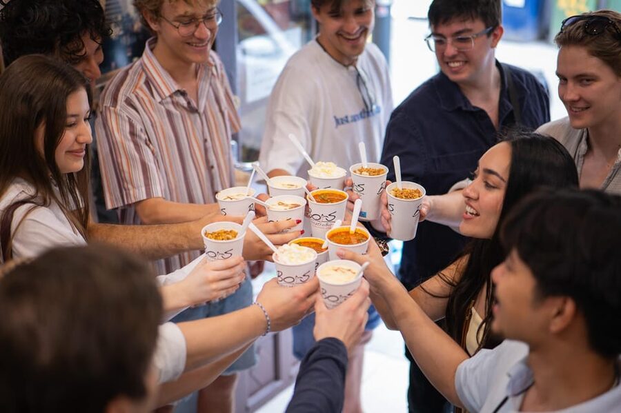 Budapest: Guided Food Tour with Wine, Beer, and Shots - The guide makes the difference