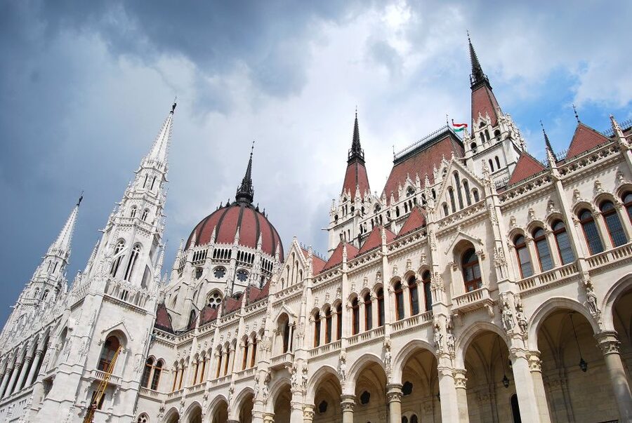 Budapest: Guided Walking Tour of Pest - Art Nouveau details between the big sights