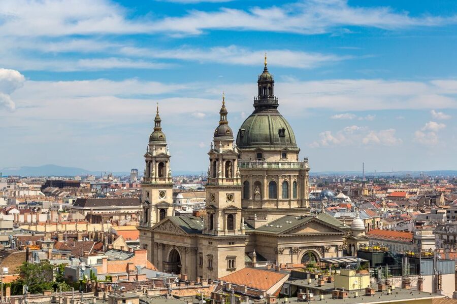 Budapest: Guided Walking Tour of Pest - The guides shape the experience